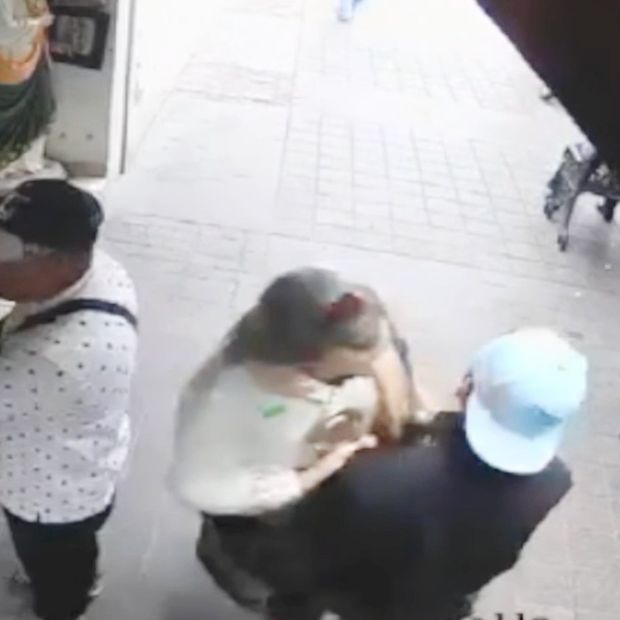 Varias personas participaron en el robo de la imagen.